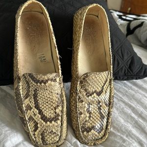 TODS NATURAL PYTHON DRIVING SHOES